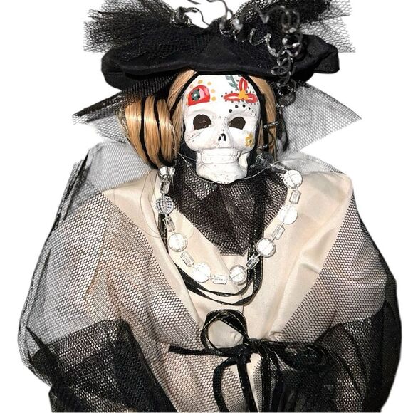 Everyone’s favorite Victorian skeleton!  She likes to greet your guests! New - Picture 4 of 9